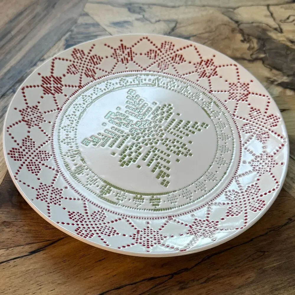 Noble Excellence Astoria Fair Isle Red and Green, Set of 2, Stoneware Plates, 8